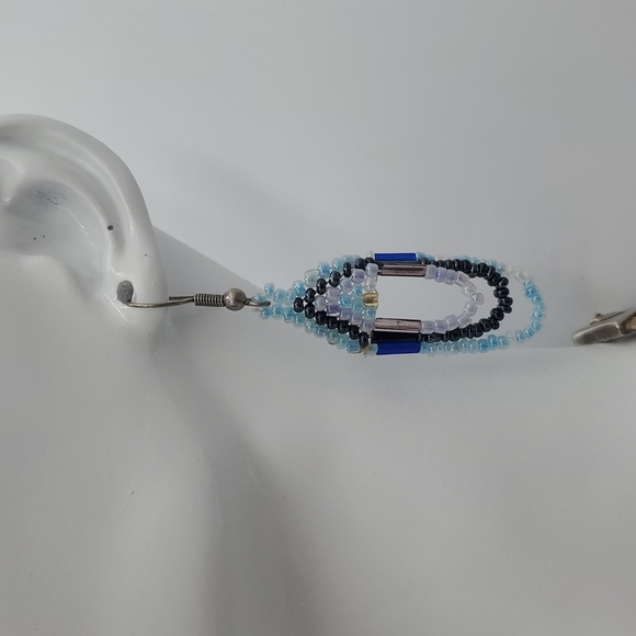Seed Beaded Native Earrings Blue And White E1010 - Picture 2 of 4